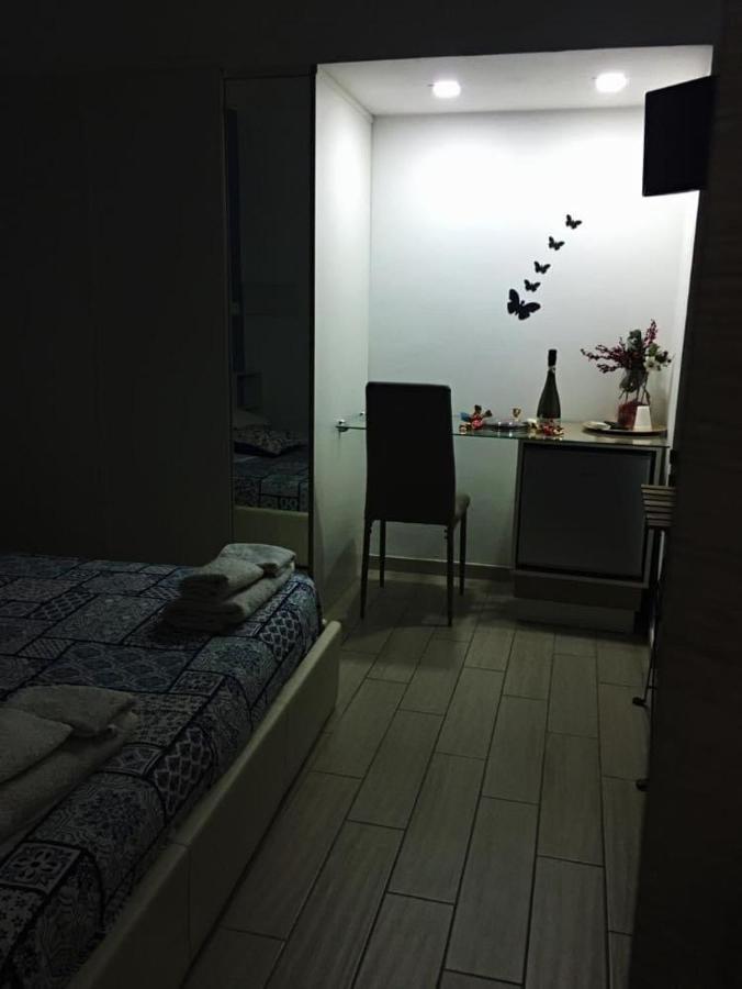 Bed and Breakfast Decumani Prestige à Naples Extérieur photo